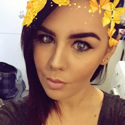 Profile Picture of Leigh-Anne Bott (@leighannebott) on Twitter