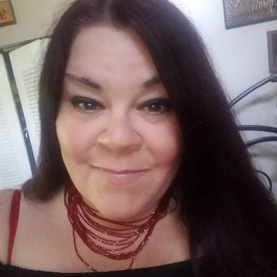 Profile Picture of Becca Robin (@ReadingsByBecca) on Twitter