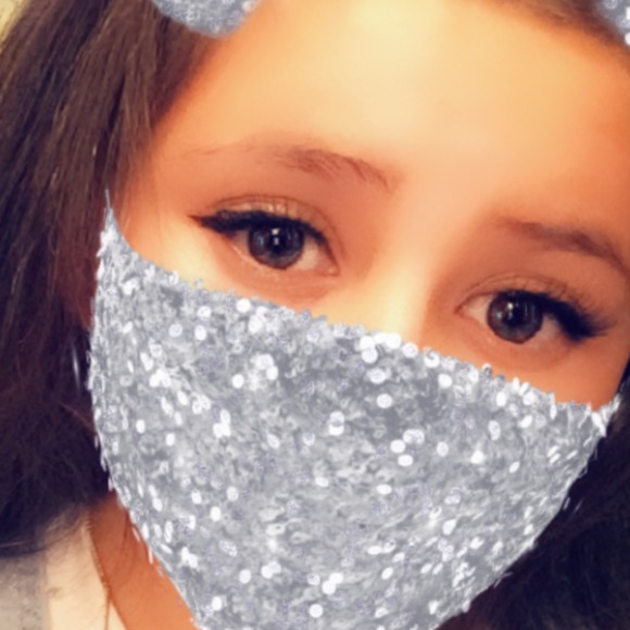 Profile Picture of Bella Mitchell (@bella5mitchell) on Poshmark