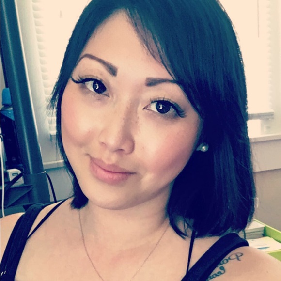 Profile Picture of Tricia Jinlee (@triciajinlee) on Poshmark