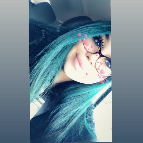 Profile Picture of Bev Volantin (@bvolantin) on Poshmark