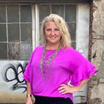 Profile Picture of Laura Clary (@uniqueleadership) on Instagram