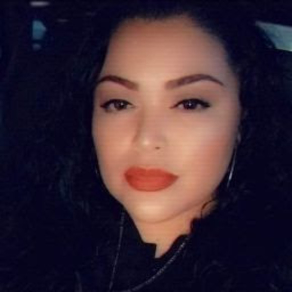 Profile Picture of Yvonne Mosqueda (@yvonne_m415) on Poshmark