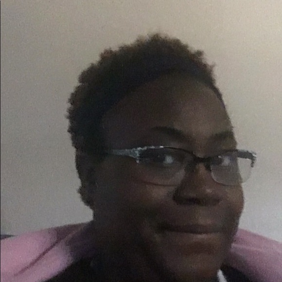 Profile Picture of Katherine Settles (@katset13) on Poshmark