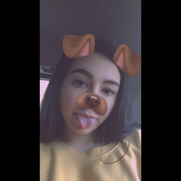 Profile Picture of Alley Wingler (@all3yy) on Poshmark