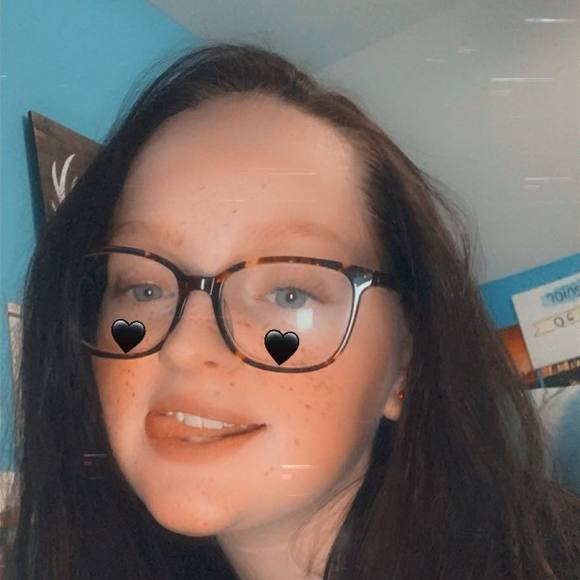 Profile Picture of Kortney Hecksher (@kortneyhecksher) on Poshmark