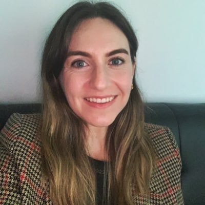 Profile Picture of Julia Gari Weiss (@JuliaGari) on Twitter