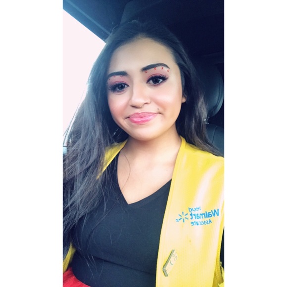 Profile Picture of Alicia Waldrop (@alicia_waldrop) on Poshmark