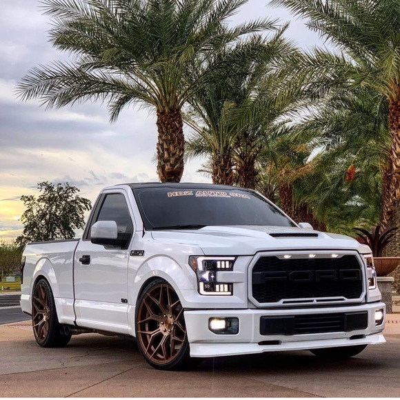 Mike Alva - Poshmark Profile Picture of Mike Alva (@mpr_mike) on Poshmark