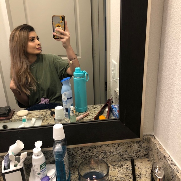 Profile Picture of Celeste Arterburn (@celeste78692) on Poshmark