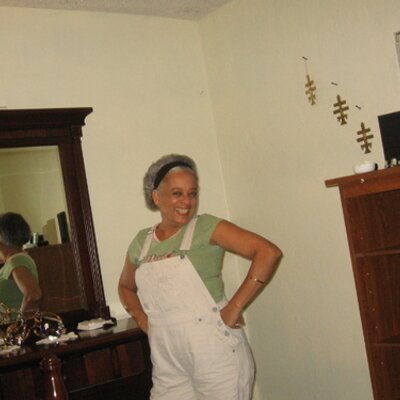 Profile Picture of Lucia Aybar (@luciahotmi) on Twitter