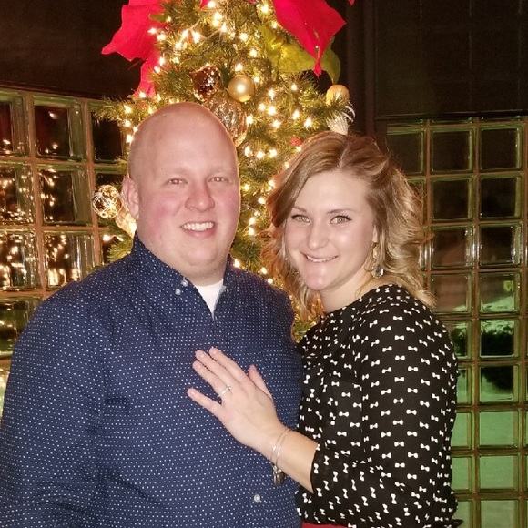 Profile Picture of Angela Molaskey (@ammolaskey26) on Poshmark