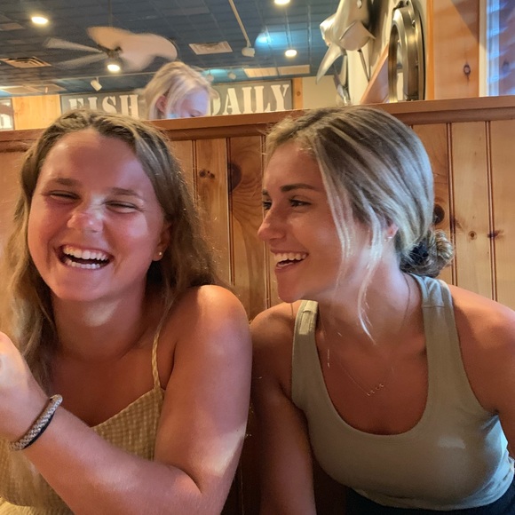 Profile Picture of Melanie Fritchman (@m_fritchman) on Poshmark