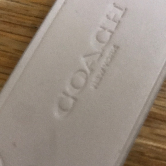 Profile Picture of Lenchis Lenchis (@sca5) on Poshmark