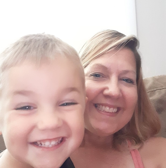 Profile Picture of Amy Schneider (@starzykamy) on Poshmark