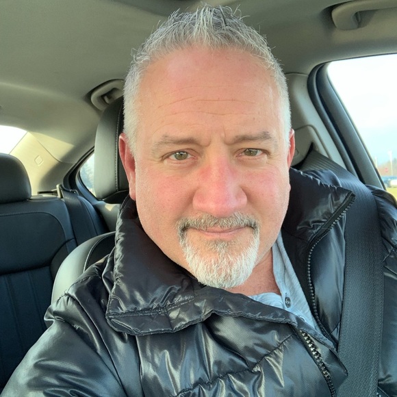 Profile Picture of Justin Ebright (@justinebright) on Poshmark