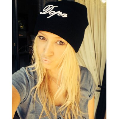 Profile Picture of Chanel Tempelhoff (@CTempelhoff) on Twitter