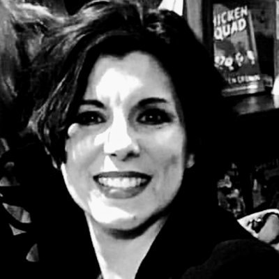 Profile Picture of Deanna Raybourn (@deannaraybourn) on Twitter