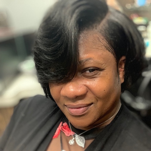 Profile Picture of Wanda Freeman (@fmrs11) on Poshmark