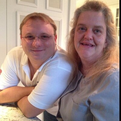 Profile Picture of Kim Lauzon (@whimbly66) on Twitter