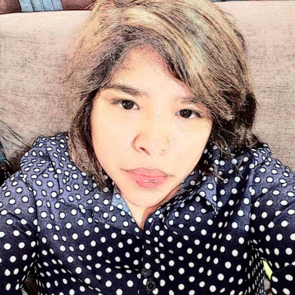 Profile Picture of Fernanda Fernandez (@fernandafern621) on Poshmark