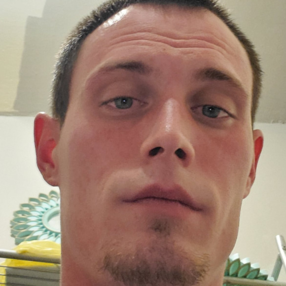 Profile Picture of Joshua Seyfarth (@seyfarthjoshua) on Poshmark