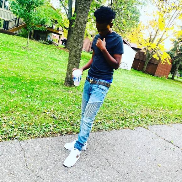 Śhùéíb Halane - Poshmark Profile Picture of Śhùéíb Halane (@shueib) on Poshmark