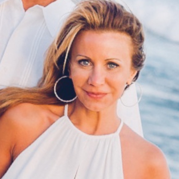 Profile Picture of Noela Cuevas (@noelad10) on Poshmark