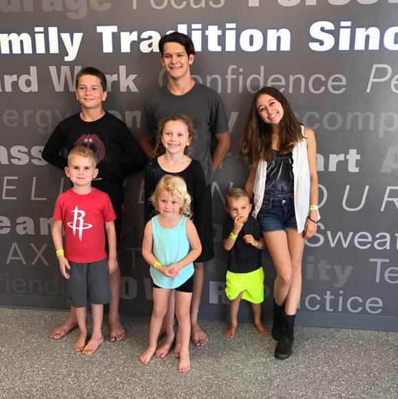 Profile Picture of Reba Szymaszek (@rebaszymaszek) on Poshmark