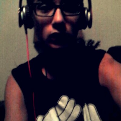 Profile Picture of Josh Roldan (@TheRealSquints3) on Twitter