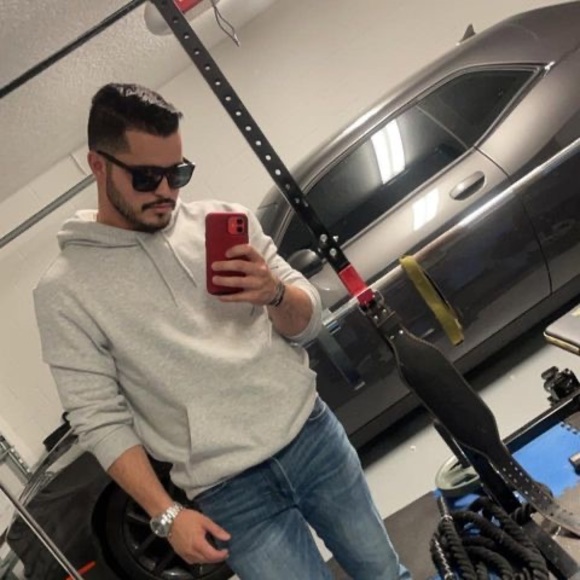 Profile Picture of Brian Sousa (@sousabrian96) on Poshmark