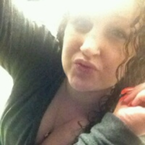 Profile Picture of Danielle Prawl (@danielleprawl) on Poshmark