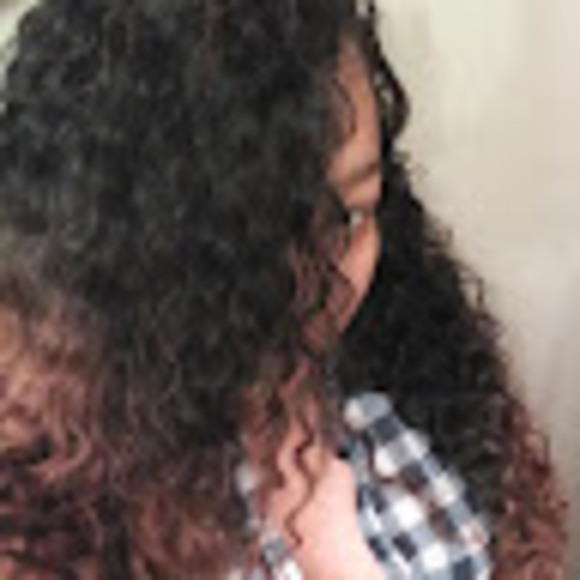 Profile Picture of Ivie Aibangbee (@aibangbeeivie) on Poshmark