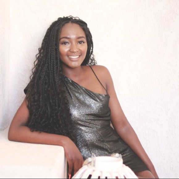 Profile Picture of Eva Mukamba (@eva_muk) on Poshmark