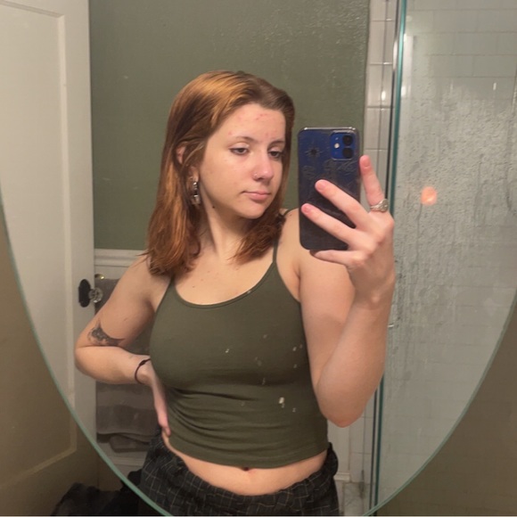 Profile Picture of Madeleine Kaylor (@madeleinekaylor) on Poshmark