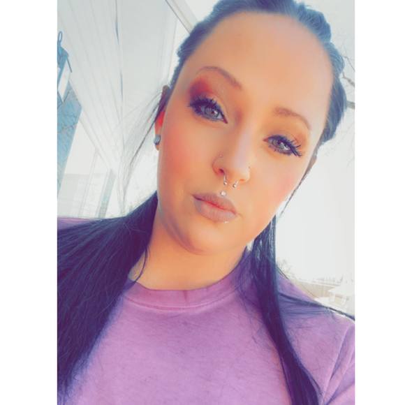 Profile Picture of Katelynn Blackburn (@katelynnblackbu) on Poshmark