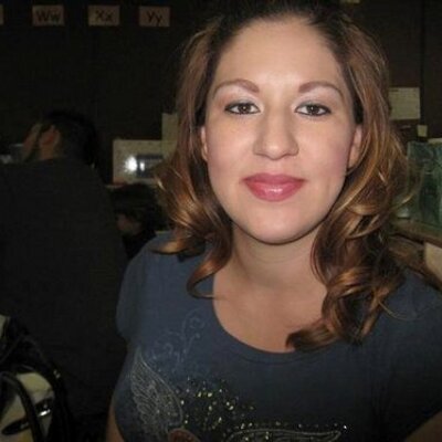 Profile Picture of Amanda Gwin (@amandaiHeartU) on Twitter