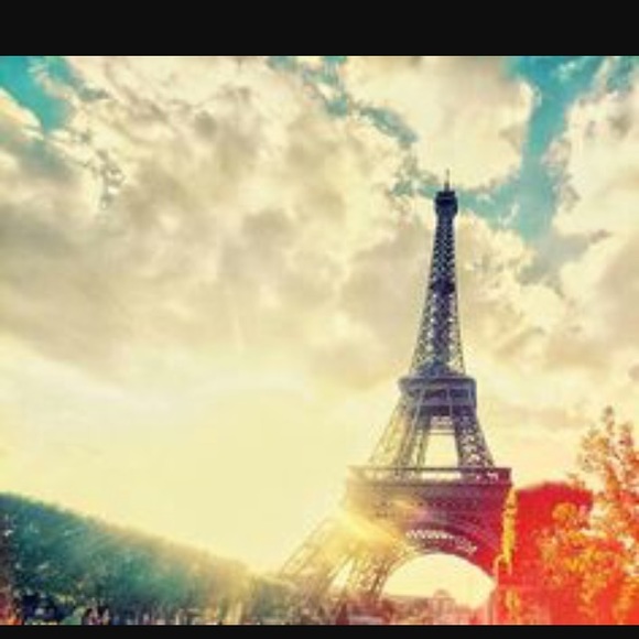 Profile Picture of Julia Loughner (@juls117) on Poshmark