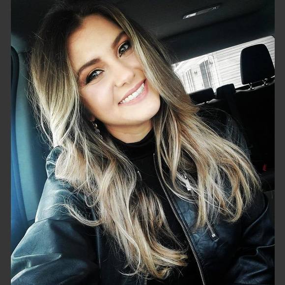 Profile Picture of Danielle Lindermann (@delindermann) on Poshmark