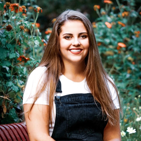 Profile Picture of Maizy Salo (@maizysalo) on Poshmark