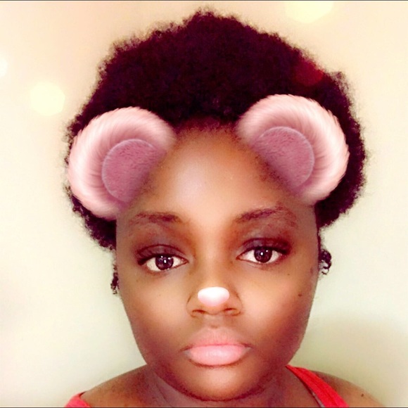 Profile Picture of Toshana Kelly (@mskelly0992) on Poshmark