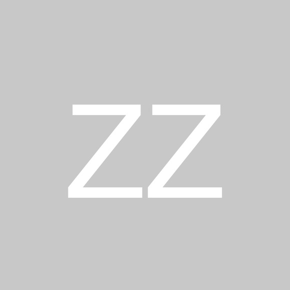 Profile Picture of Zoie Zaikarite (@zoieelizabeth99) on Poshmark