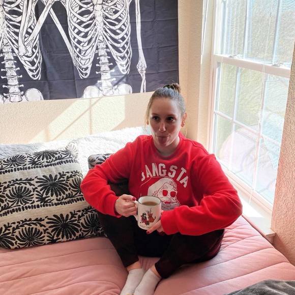 Profile Picture of Danniale Wolfe (@dannisaur12) on Poshmark