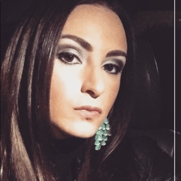 Profile Picture of Mia Lello (@becky887722) on Poshmark