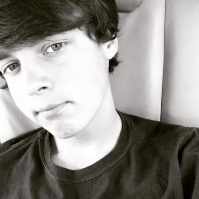 Profile Picture of Dylan Savage (@lanaslovechild1) on Twitter