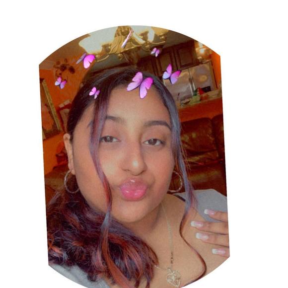 Profile Picture of Iris Lazo (@iris_lazo) on Poshmark