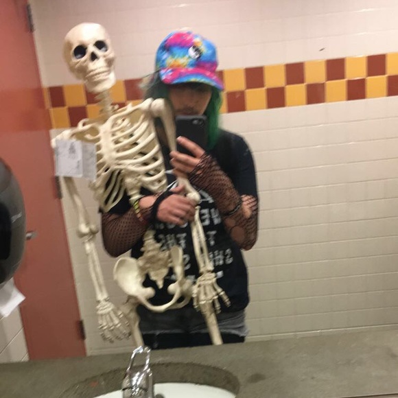 Profile Picture of Blake Allen (@xblakealienx) on Poshmark