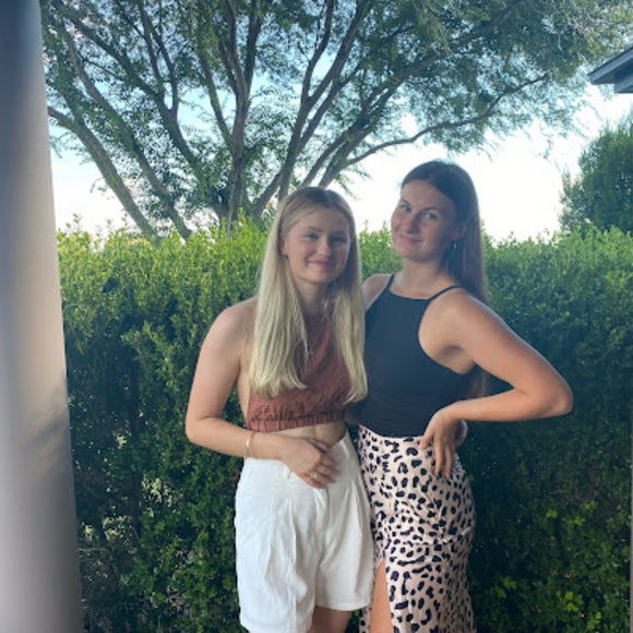 Phoebe Cox - Poshmark Profile Picture of Phoebe Cox (@prcmoj) on Poshmark