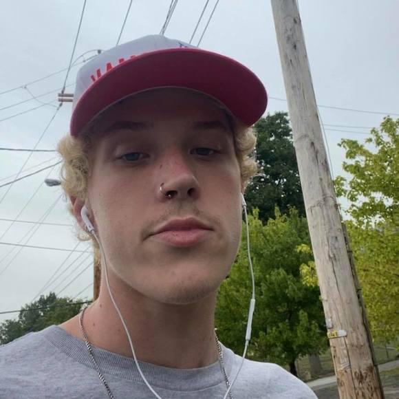 Profile Picture of Cj Spetz (@cjspetz) on Poshmark