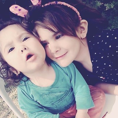 Profile Picture of Lorena Barragan (@lorenabarragan5) on Twitter